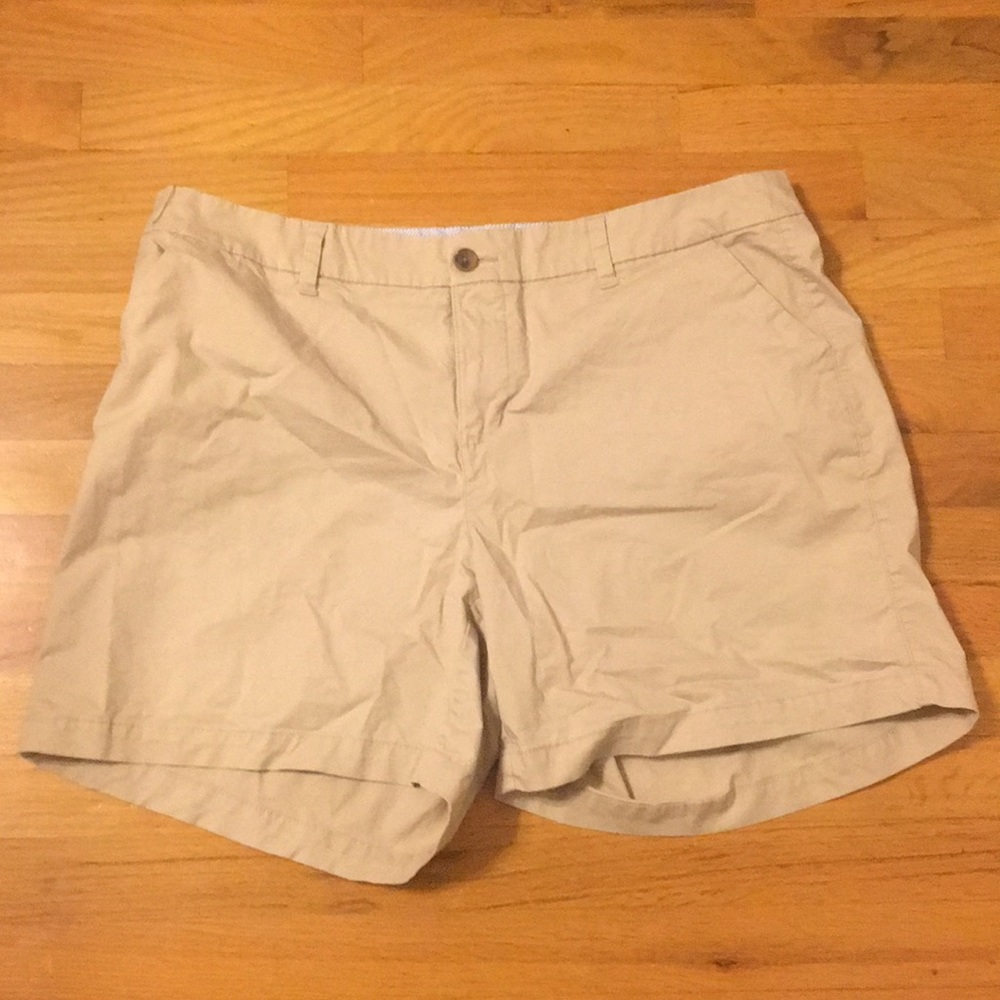 NWOT. Old Navy Women’s shorts. 7in